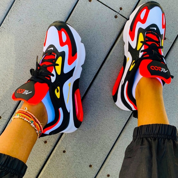 Nike Shoes - Nike Air Max 200